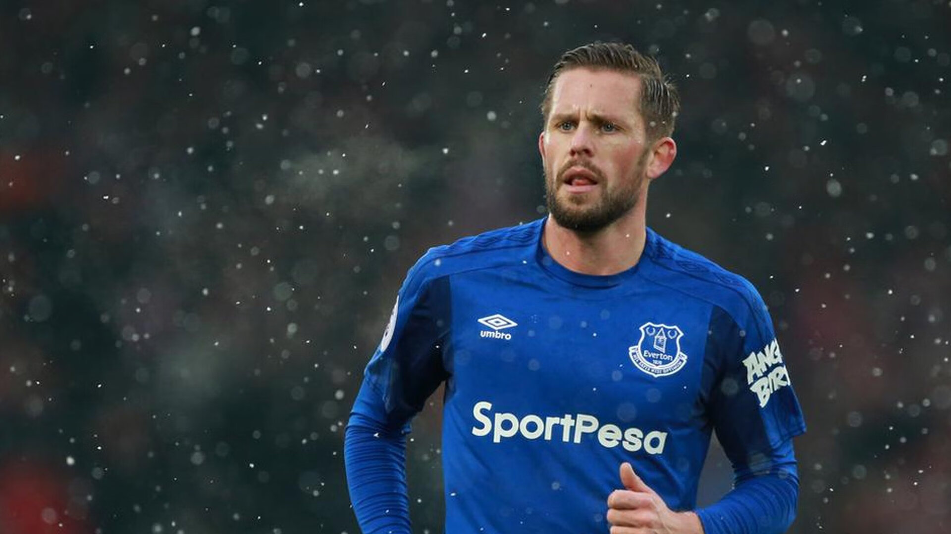 《穿越火线》职业联赛与《反恐精英》全球总决赛的枪战对决，cf的职业联赛叫什么